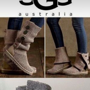 Ugg Womens classic cardy boots 6 EUC